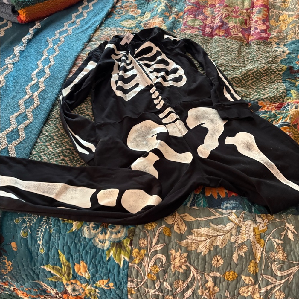 Old Navy Glow Feature Skeleton PJs Grateful Dead Bertha Costume